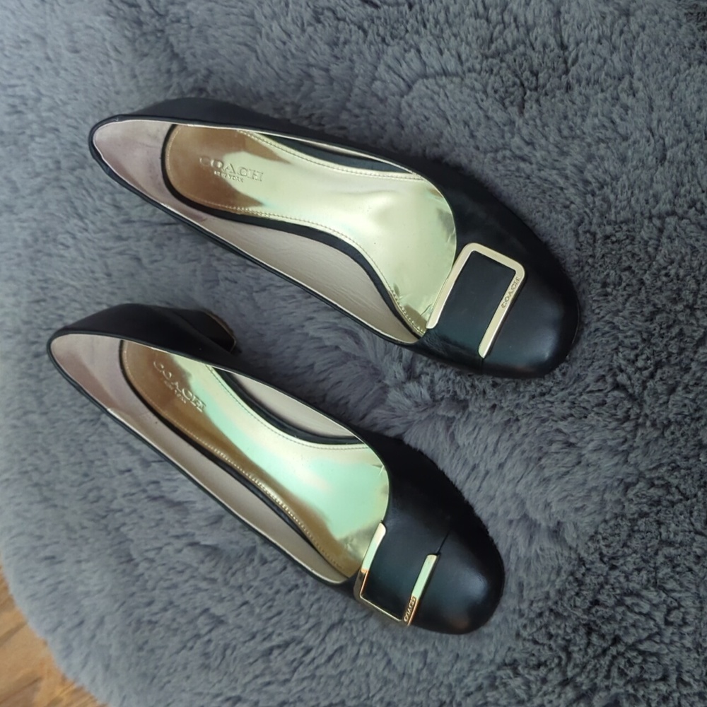 Coach pumps